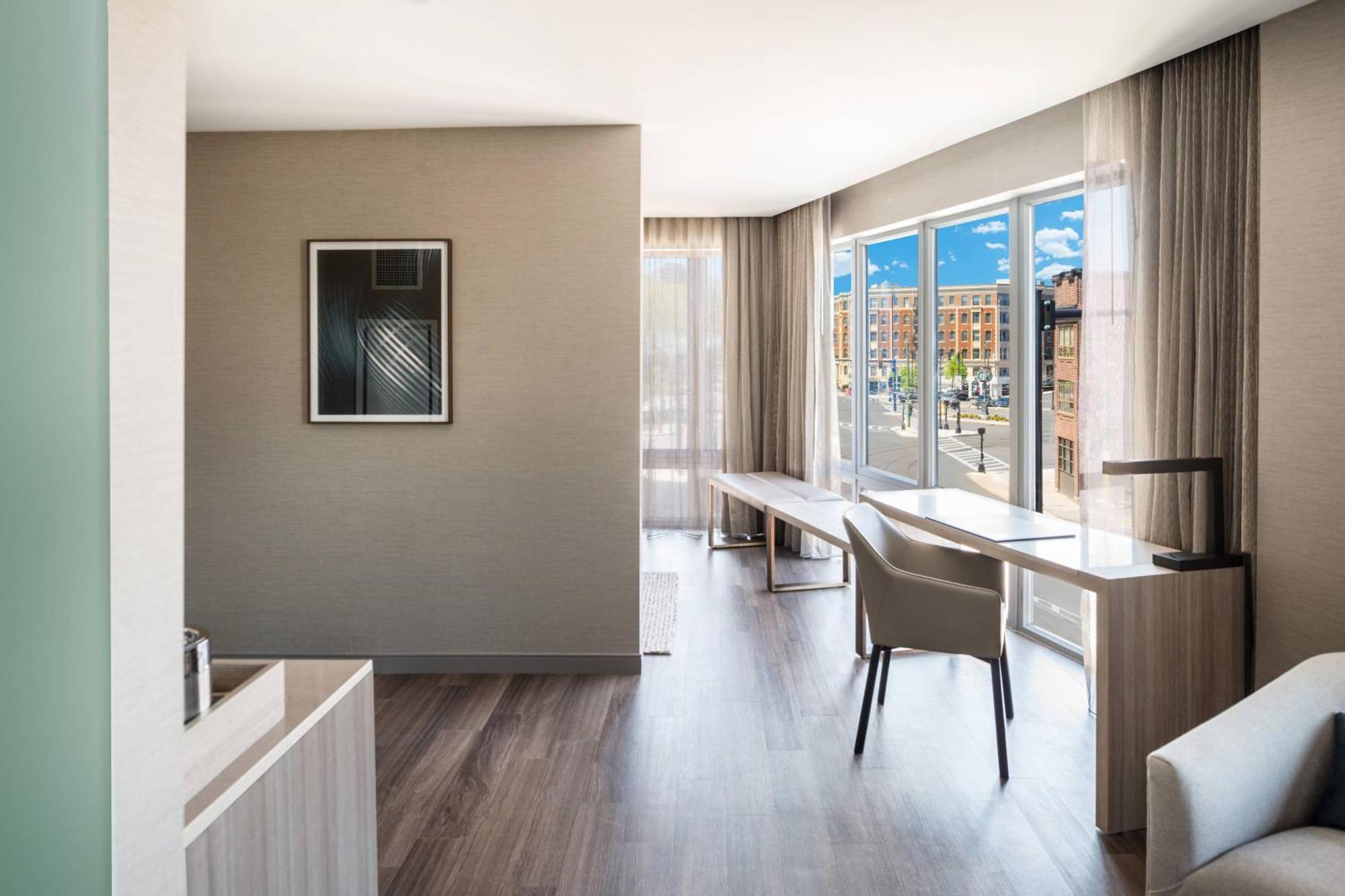 Ac Hotel By Marriott Boston Cleveland Circle Exterior foto